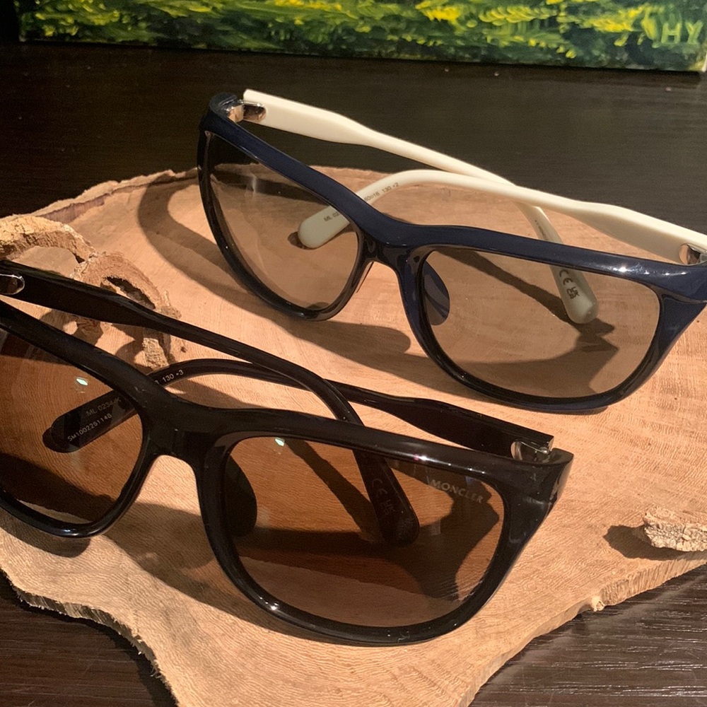 Moncler Black sunglasses